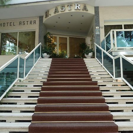 Hotel Astra Milano Marittima Exterior photo