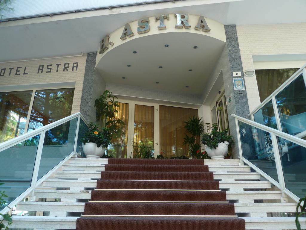 Hotel Astra Milano Marittima Exterior photo