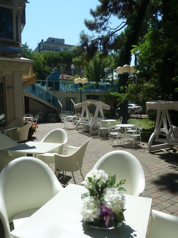Hotel Astra Milano Marittima Exterior photo