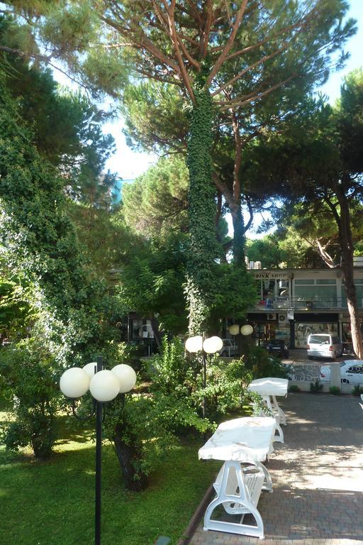 Hotel Astra Milano Marittima Exterior photo