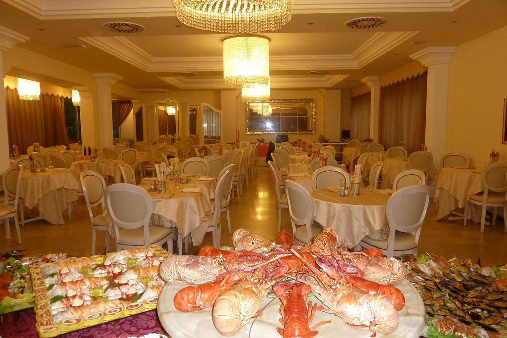 Hotel Astra Milano Marittima Exterior photo