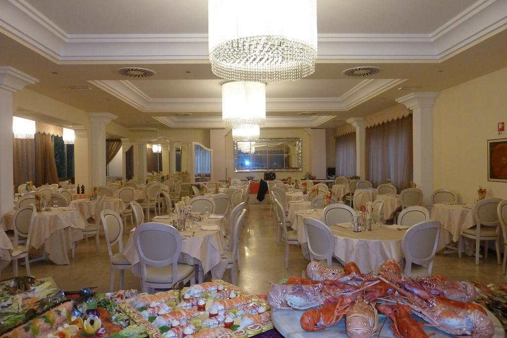Hotel Astra Milano Marittima Exterior photo