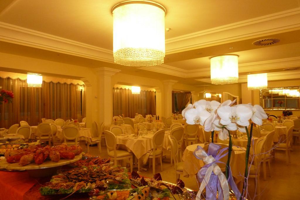 Hotel Astra Milano Marittima Exterior photo
