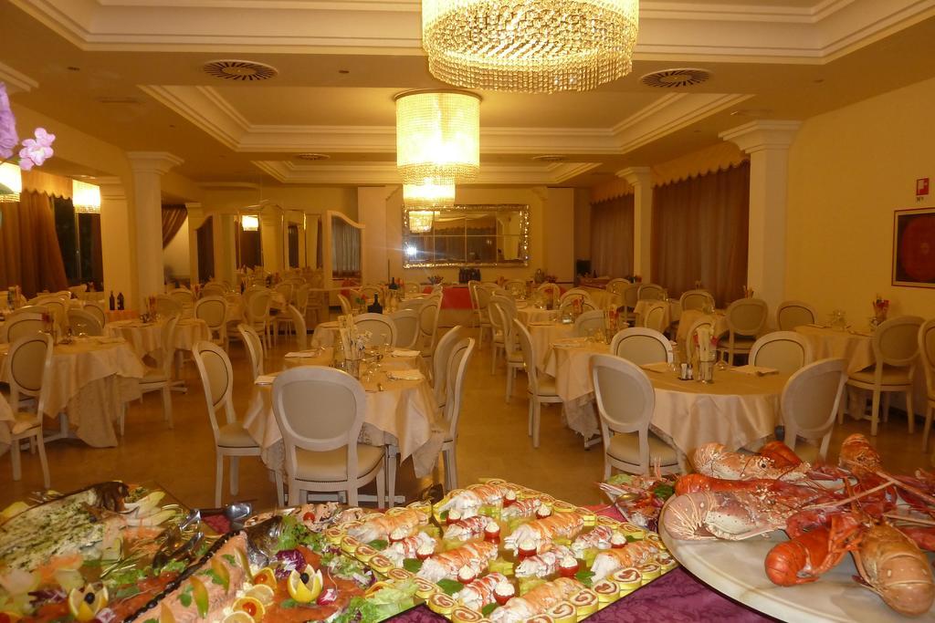 Hotel Astra Milano Marittima Exterior photo